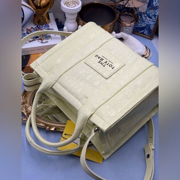 🆕 MARC JACOBS 🧿 NWT The Croc-Embossed Small Tote, Tender Yellow - Picture 10 of 15